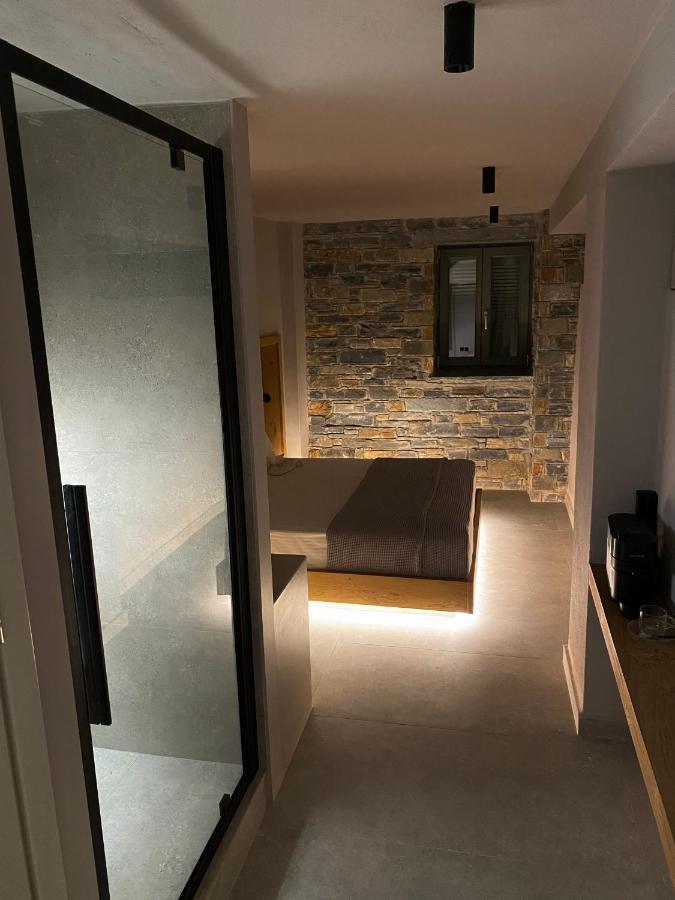 Ej Boutique Suites Milína Buitenkant foto