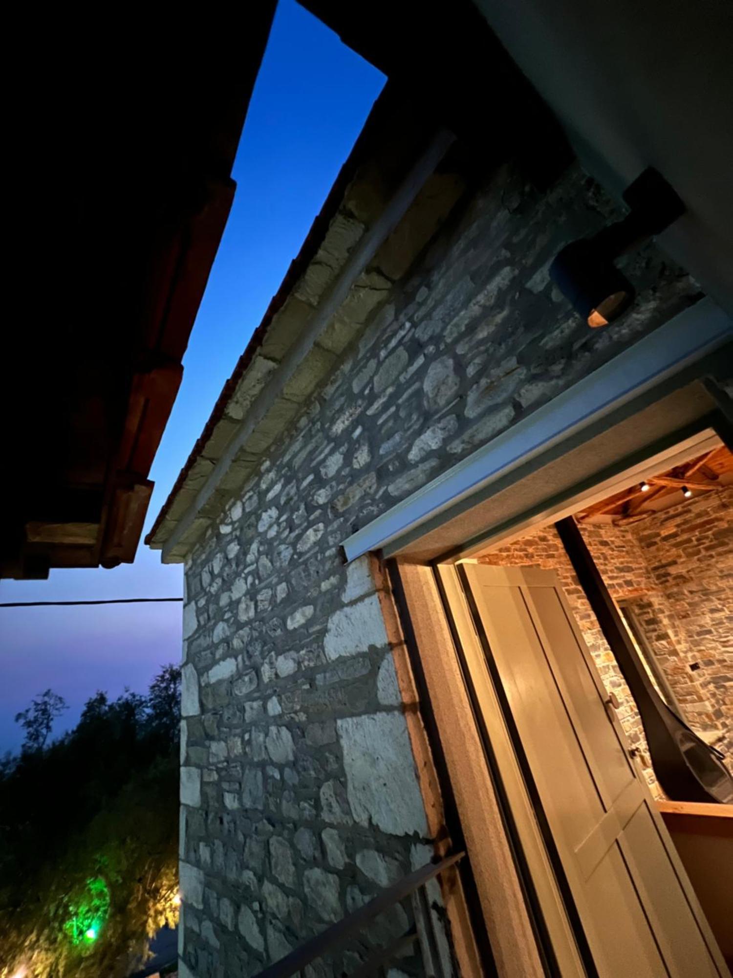 Ej Boutique Suites Milína Buitenkant foto