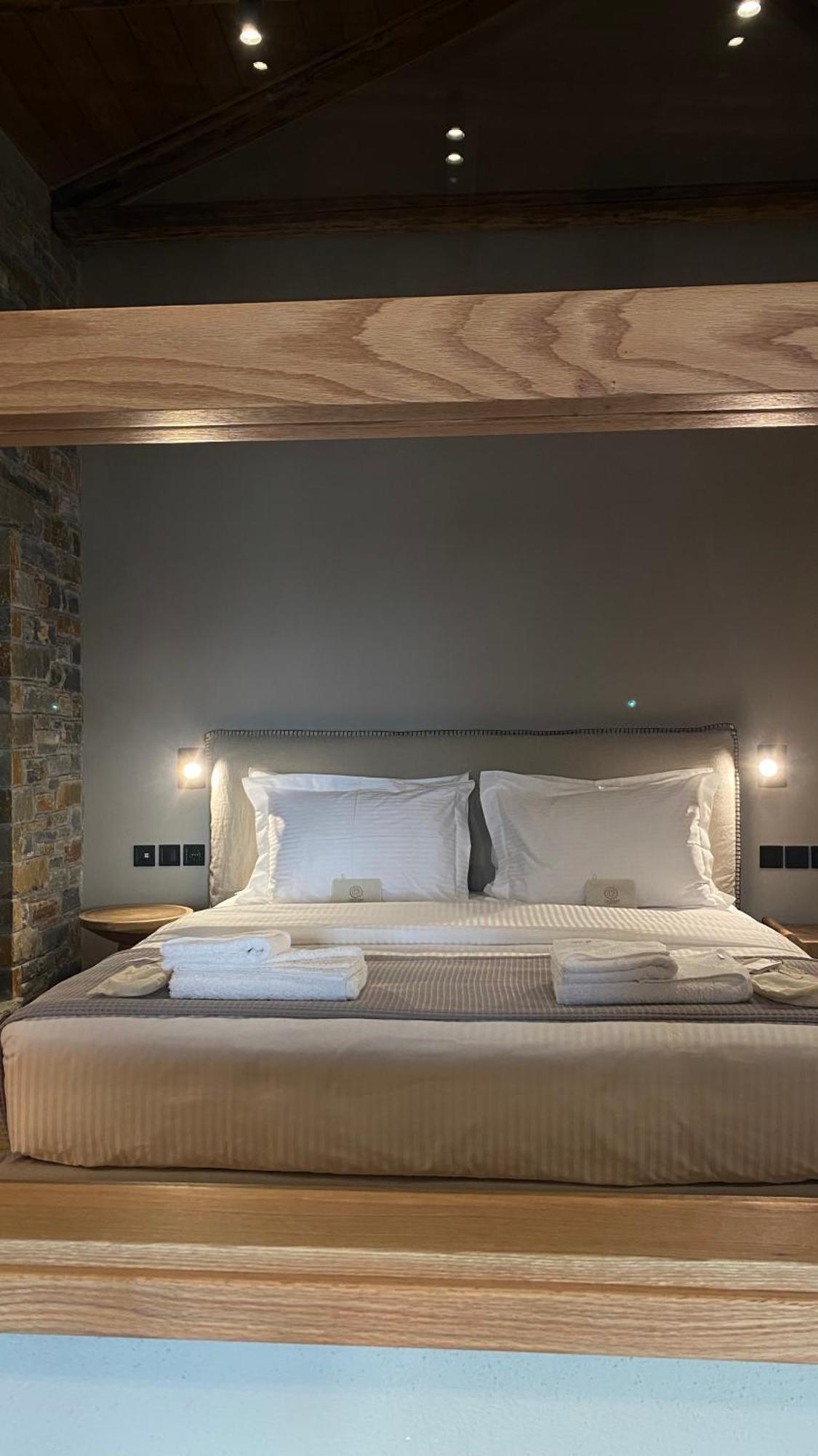 Ej Boutique Suites Milína Buitenkant foto